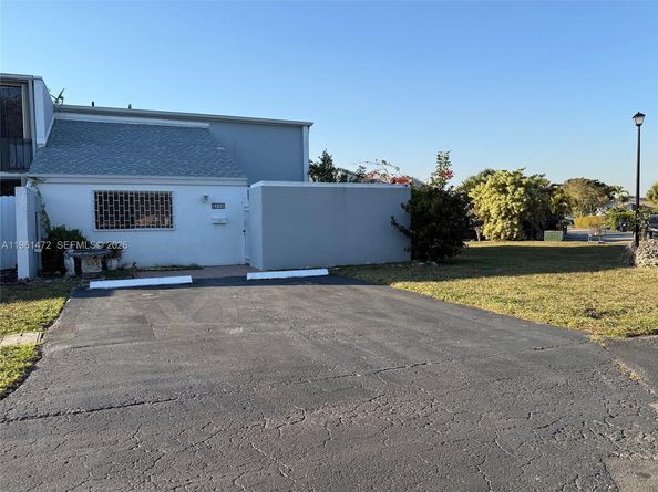 2500 SW 122nd Court, Miami FL 33175