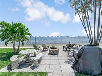 1430 S Lakeside Drive