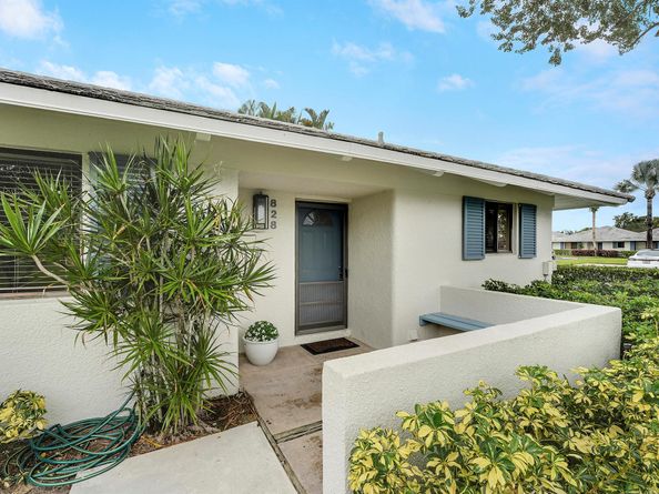 828 Club Drive, Palm Beach Gardens FL 33418