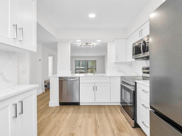 7290 Kinghurst Drive 301, Delray Beach FL 33446