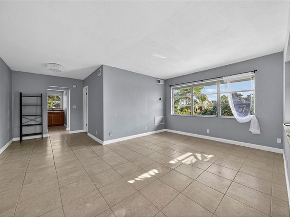 1900 NE 8th Ct 308, Fort Lauderdale FL 33304