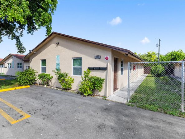 229 NW 12th Ct, Pompano Beach FL 33060