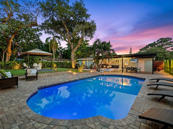 1813 SW 10th Ct, Fort Lauderdale FL 33312