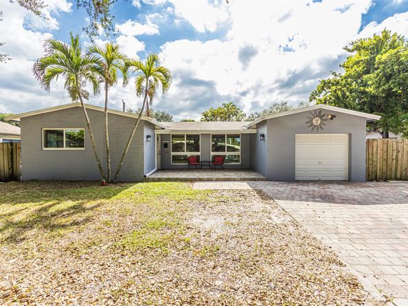 8880 SW 49th St, Cooper City FL 33328