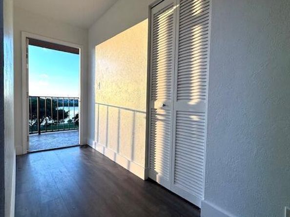 4570 NW 18th Avenue 609, Deerfield Beach FL 33064