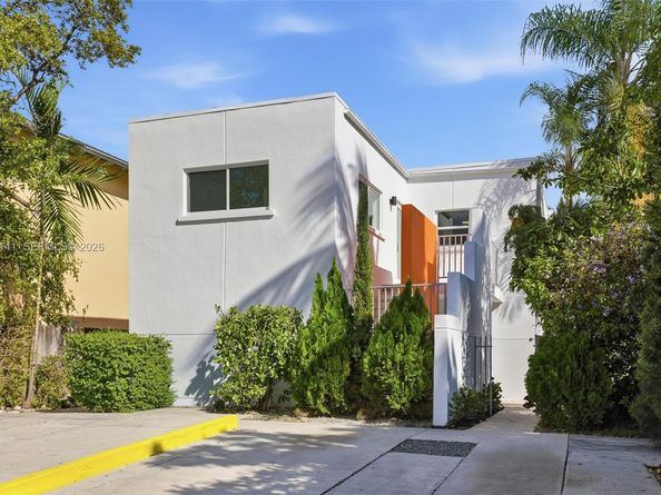 1045 SW 25th Avenue, Miami FL 33135