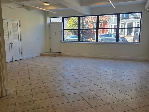 300 Communipaw Ave 008, Jersey City NJ 07304