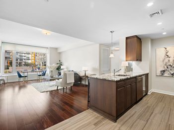1000 Avenue At Port Imperial