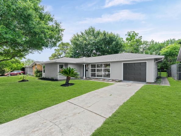 6305 Tarna Lane, Houston TX 77074