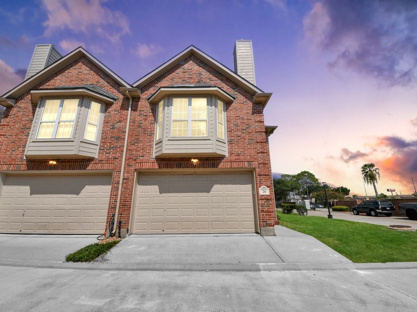 6222 Skyline Drive 26, Houston TX 77057