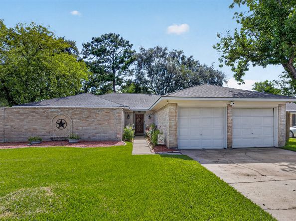 5015 Blueberry Hill Drive, Houston TX 77084