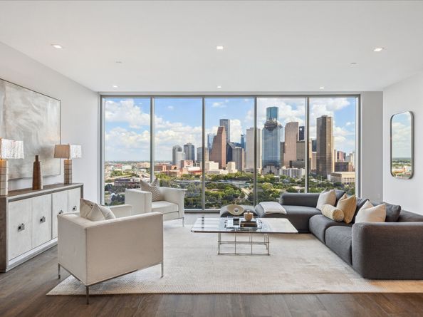 1711 Allen Parkway 1805, Houston TX 77019