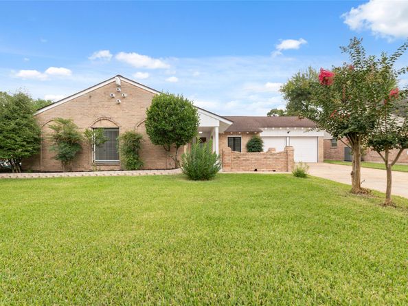 11411 Ash Creek Drive, Houston TX 77043