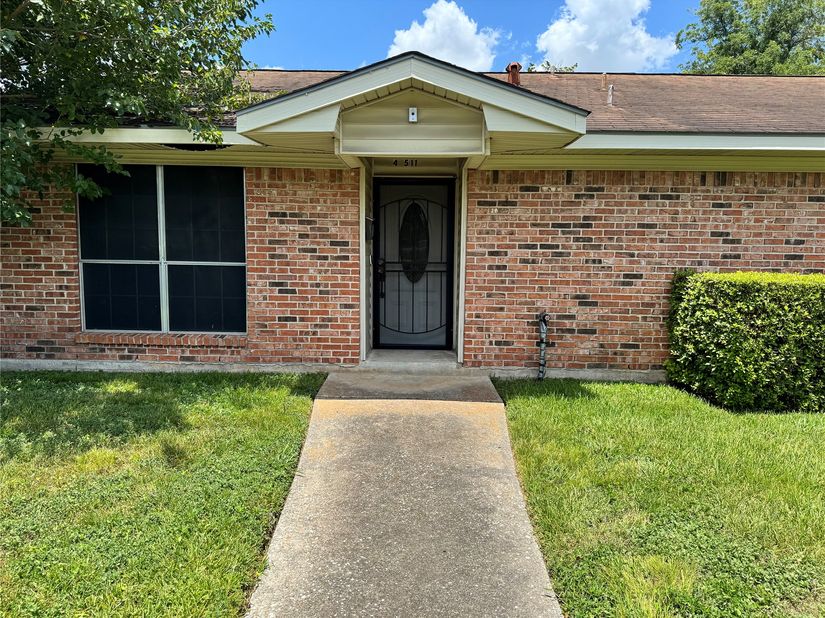 4511 Chapman Street, Houston TX 77009