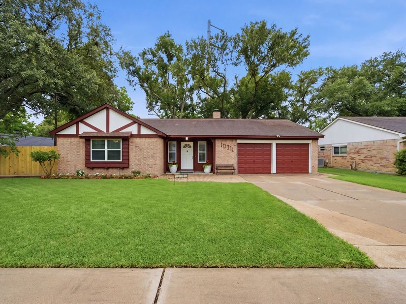 10311 Westray Street, Houston TX 77043