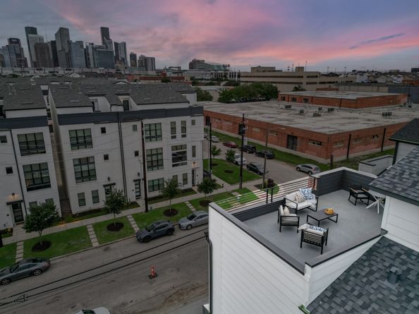 1109 Ennis Street, Houston TX 77003