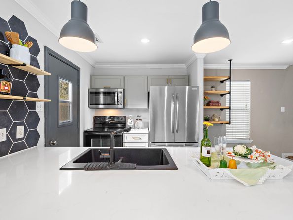 9623 Elmview Place 1, Houston TX 77080