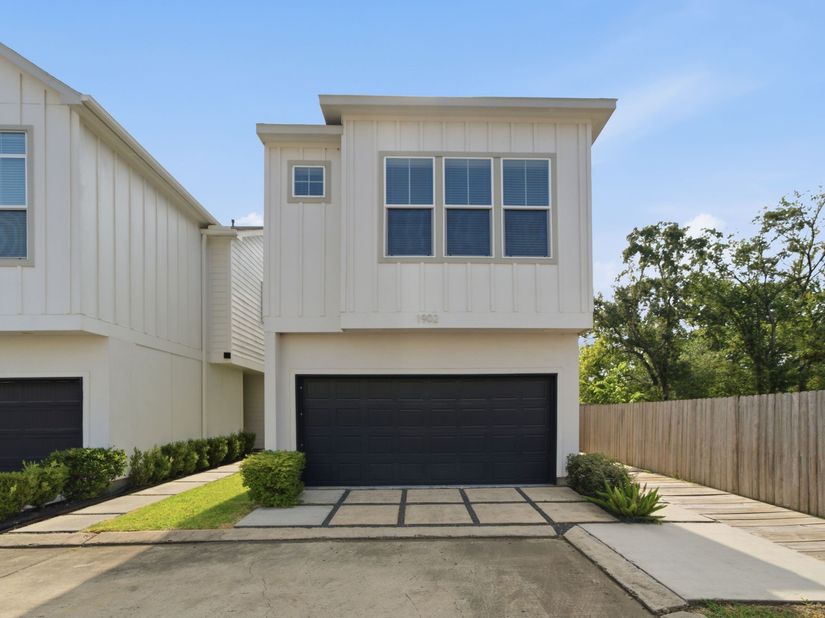 1902 Hollister Spruce Lane, Houston TX 77080