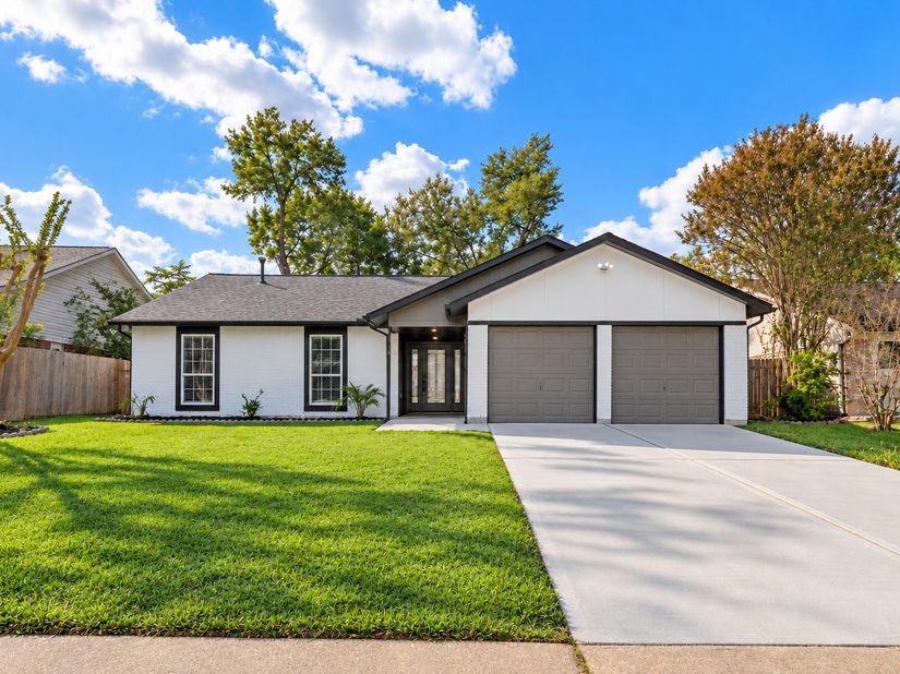 7714 Summer Glen Lane, Houston TX 77072