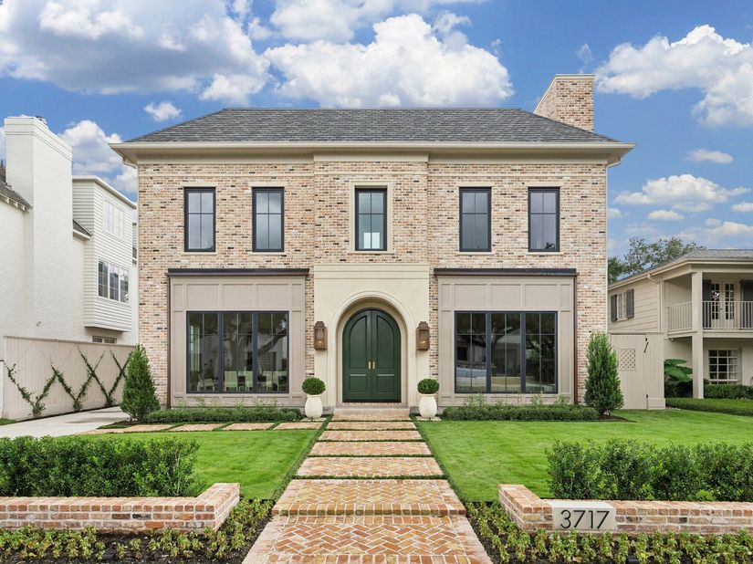 3717 Chevy Chase Drive, Houston TX 77019