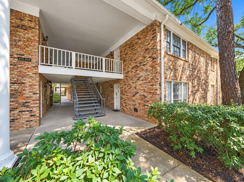 4040 San Felipe Street 202, Houston TX 77027