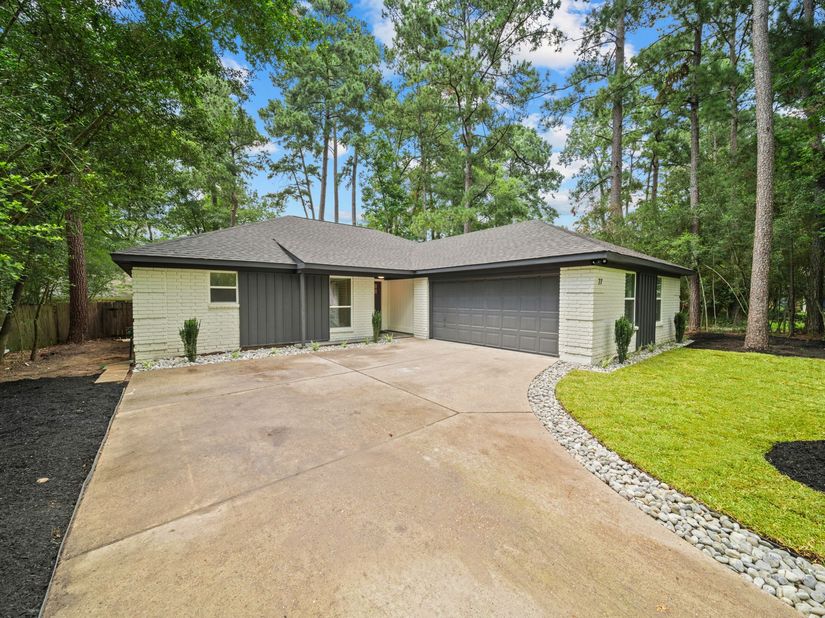 27 Lazy Morning Place, The Woodlands TX 77381