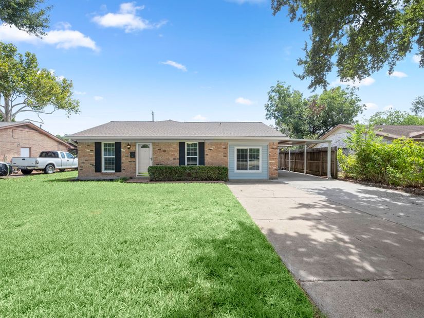 7047 Inkberry Drive, Houston TX 77092
