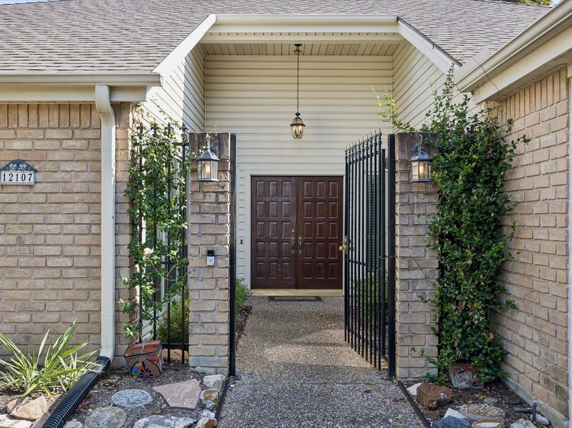 12107 Burgoyne Drive, Houston TX 77077
