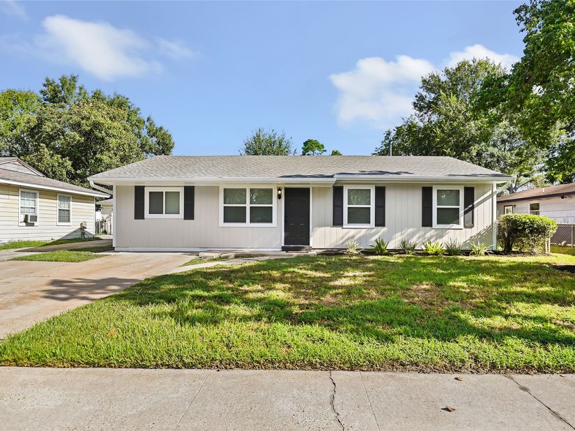 7111 Oak Village Drive, Houston TX 77396