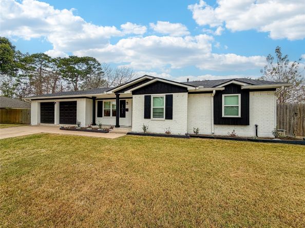 6811 Heron Drive, Houston TX 77087