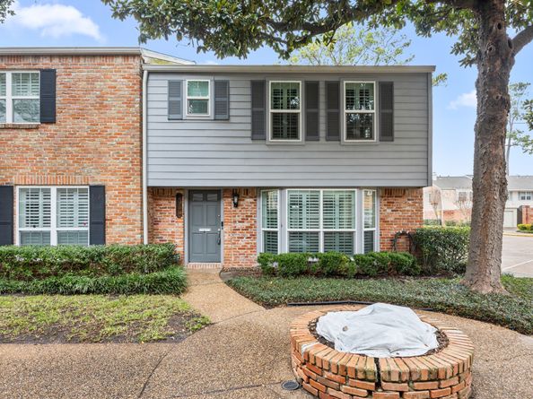 12632 Huntingwick Drive 140, Houston TX 77024