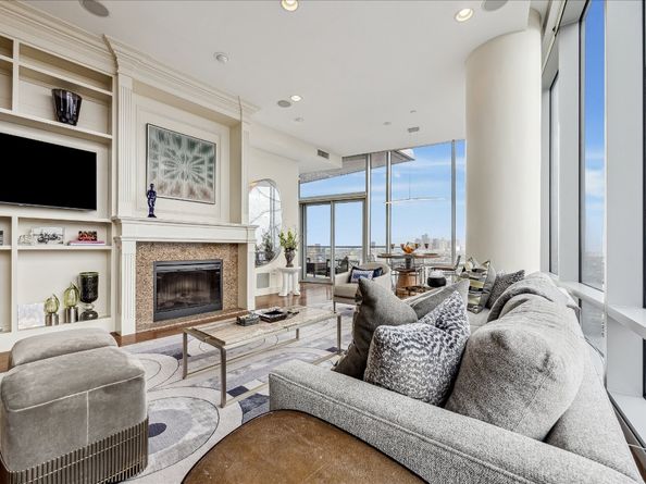 2727 Kirby Drive 16C, Houston TX 77098