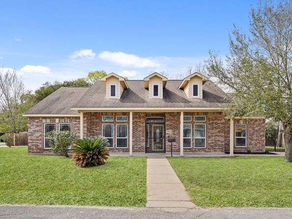 7034 Sherwood Drive, Houston TX 77021