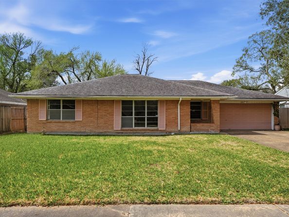 11614 Mullins Drive, Houston TX 77035