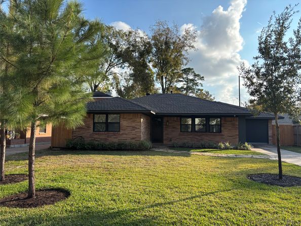 2223 Hialeah Drive, Houston TX 77018