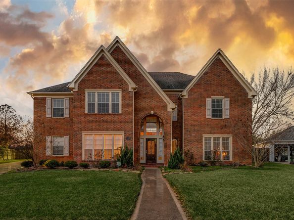 19 Wickham Court, Sugar Land TX 77479