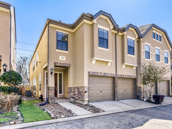 2911 Royal Oaks Grove, Houston TX 77082