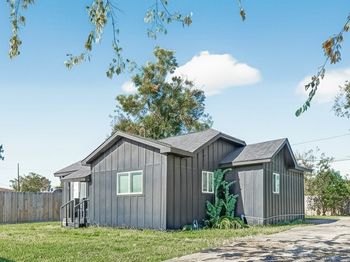 978 Saint Clair Street