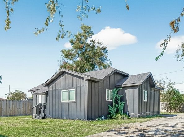 978 Saint Clair Street, Houston TX 77088