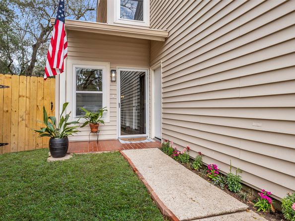 1810 N Red Cedar Circle, The Woodlands TX 77380