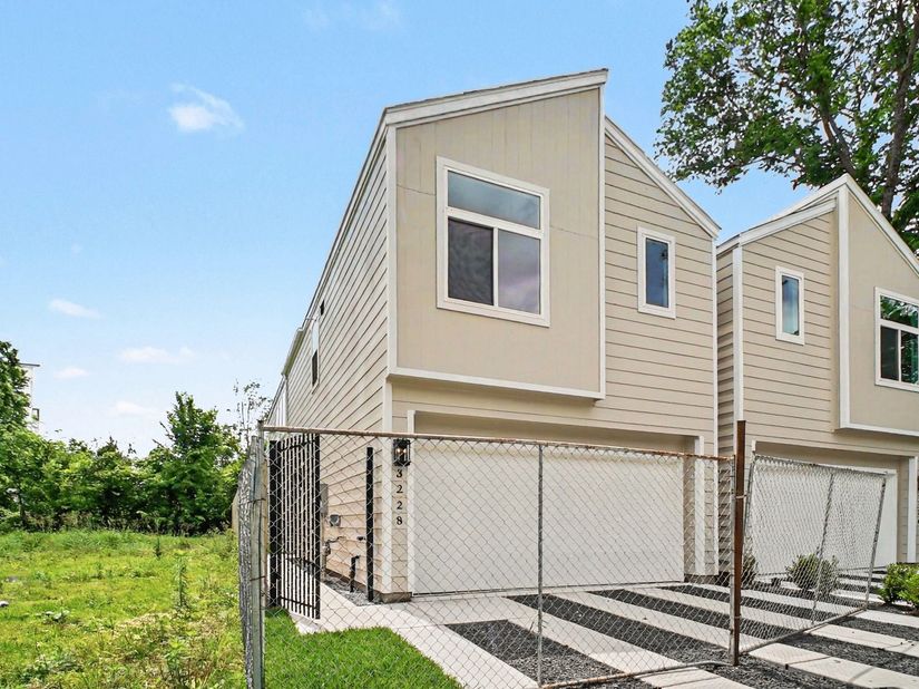 3228 Drew Street, Houston TX 77004