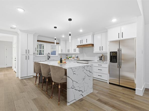 4525 Walker Street, Houston TX 77023