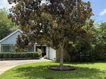 519 E Hillary Circle