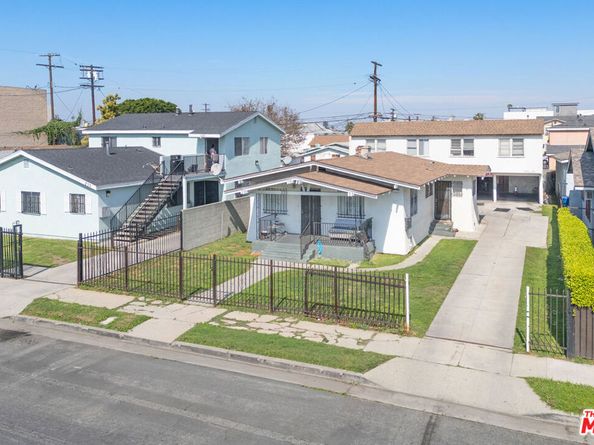 233 W 88th Street, Los Angeles CA 90003