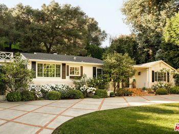 2533 Benedict Canyon Drive