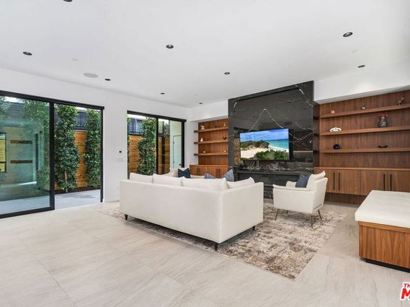 212 Bay Street 102, Santa Monica CA 90405