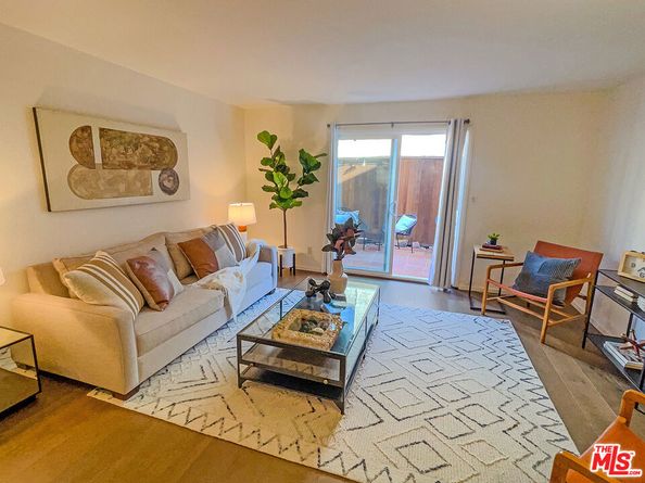 2624 Kansas Avenue 11, Santa Monica CA 90404