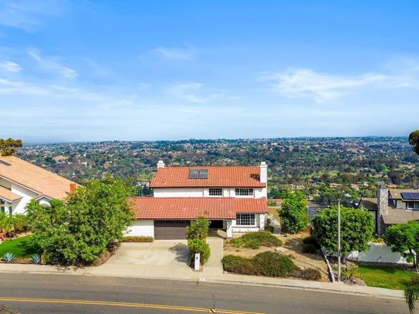 363 Surrey Dr, Bonita CA 91902