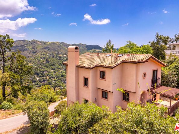 21322 Hillside Drive, Topanga CA 90290