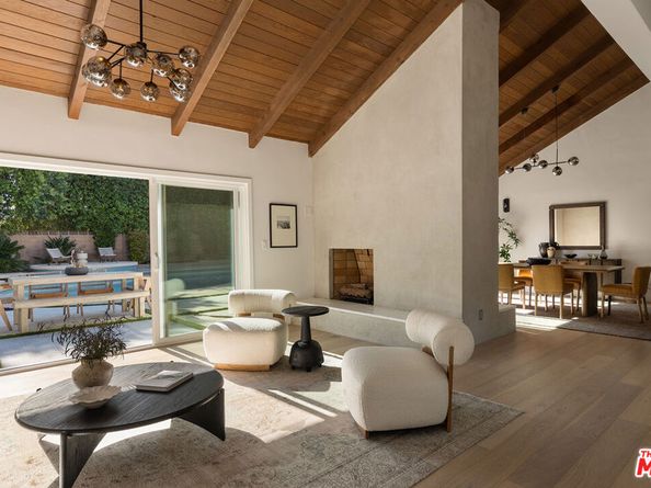 5920 Kentland Avenue, Woodland Hills CA 91367